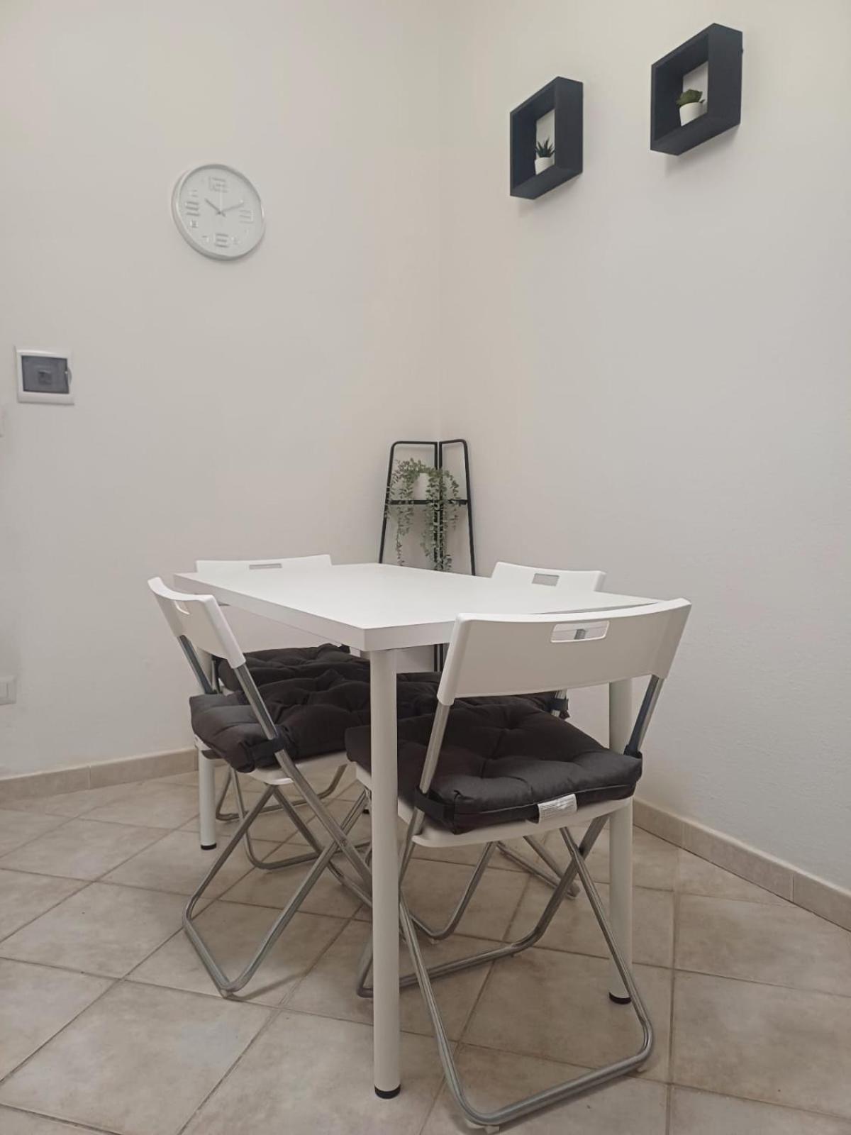 Repubblica 14 Appartement Iglesias Buitenkant foto